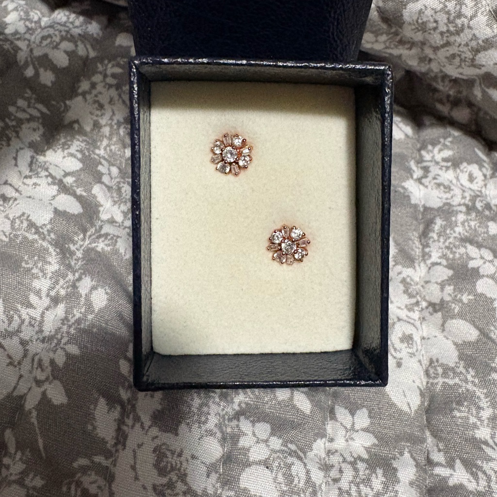 3/$15rose Gold Floral Stud Earrings